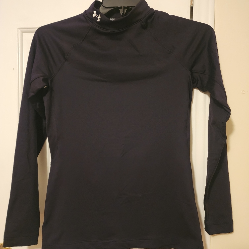 Under Armour Womens base layer top.  Size Medium.  Black with mock collar.